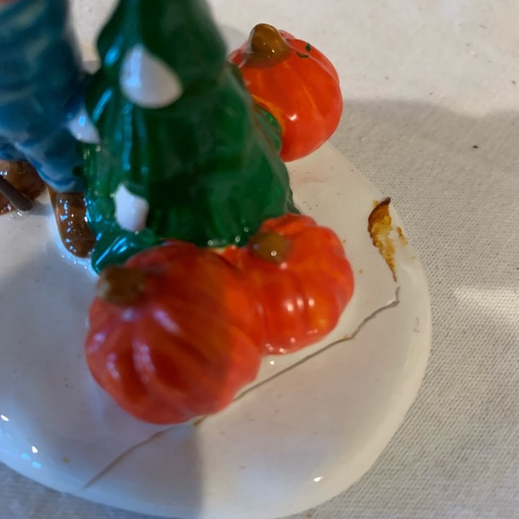 Snow Village - Country Harvest (In original box) Back part has been broken - Picture 3 of 3